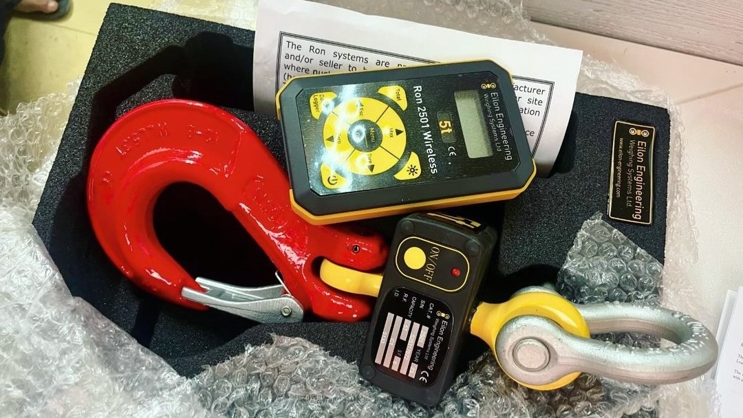 5-ton Ron crane scale with hand held indicator